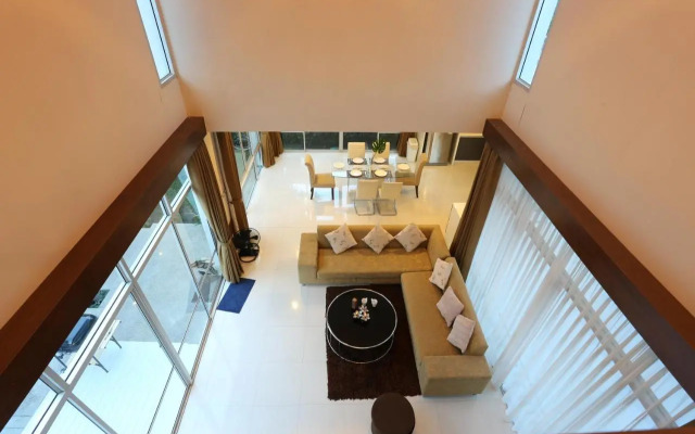 AnB-Glass House pool villa-3BR close to Jomtien beach