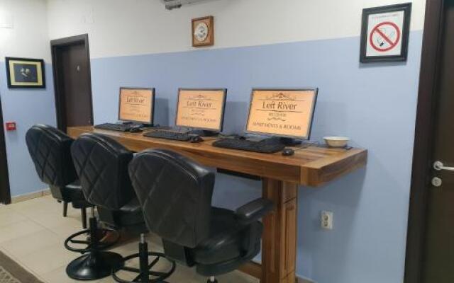 Apartments & rooms Left River