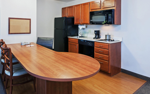 Candlewood Suites Owasso by IHG