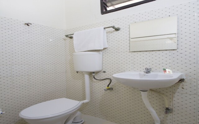 OYO 11321 Hotel Goutham Residency