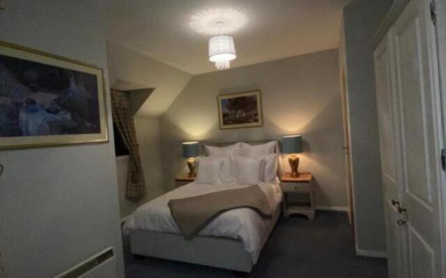 Harbour View & Beach 50m from doorstep!