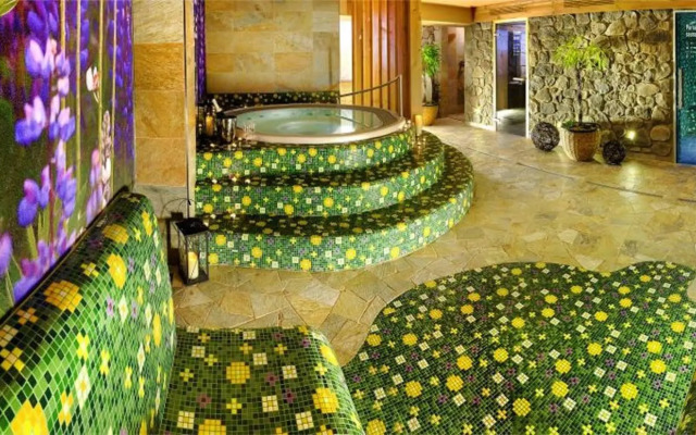 Hotel FIS