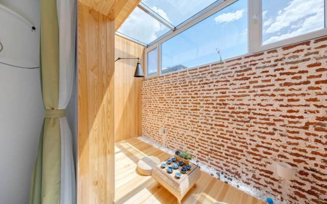 GuBei Water Town Revolution Hotel