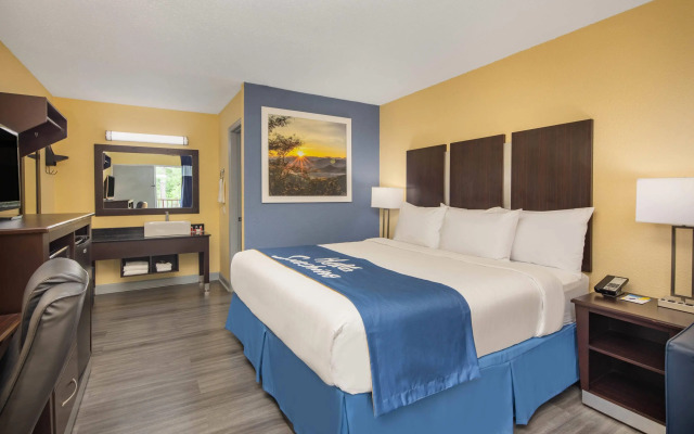 Days Inn by Wyndham Muscle Shoals Florence