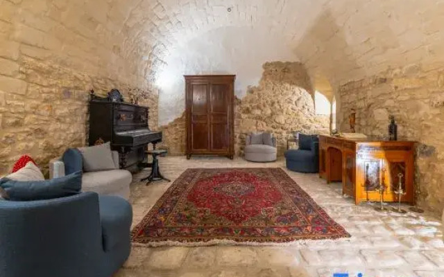 P43 Sicilian Suites