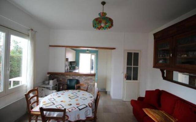 Maison 6 pers jardin clôturé à 300m de la plage