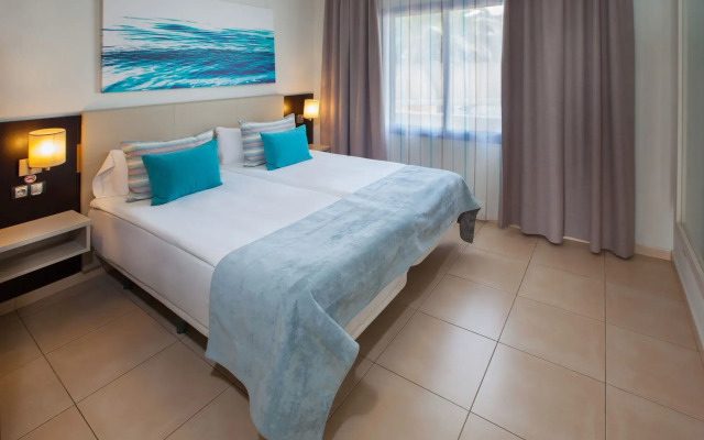 Grupotel Playa Feliz
