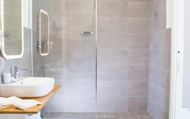 Rivabella Suite Apartments