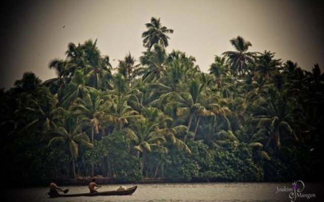 Ashtamudi Villas