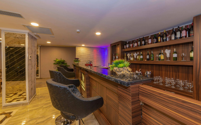Vision Deluxe Hotel
