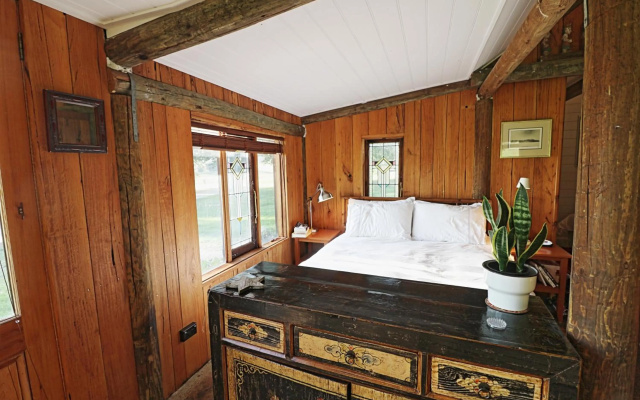 The Chapel – Guest Rooms – Crackenback