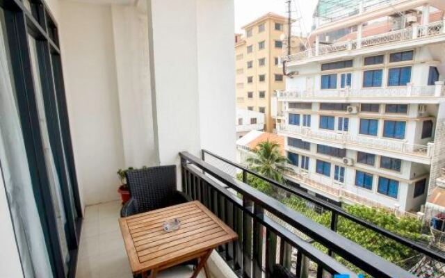 White Residence Hotel & Apartment