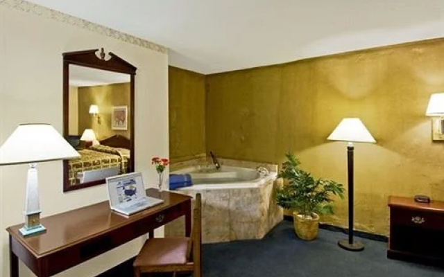 Americas Best Value Inn and Conference Center-Lima