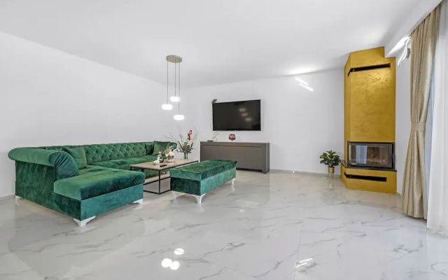 Pool House Fancy