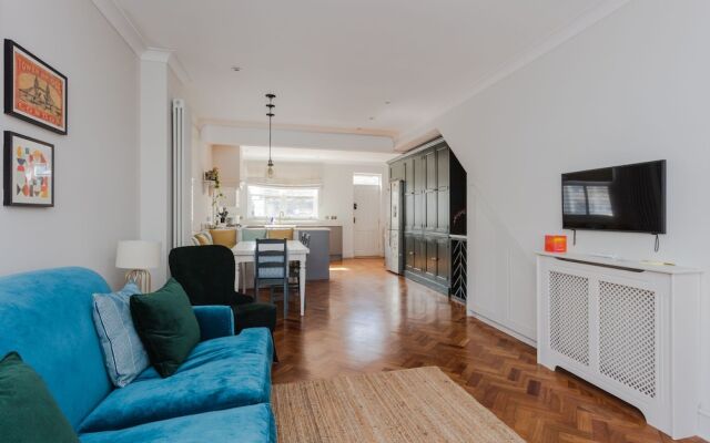 Newly Refurbished 4 Bedroom House in East London