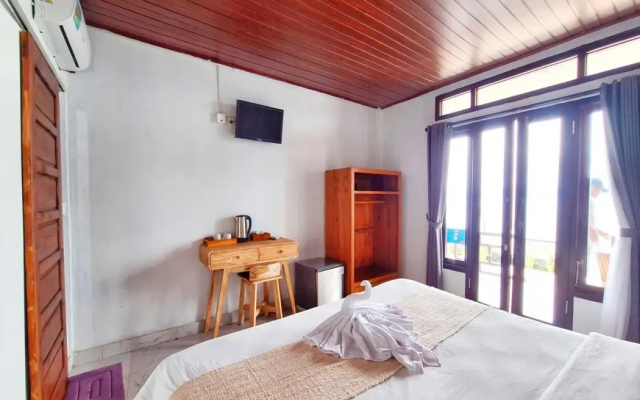 Road Beach Homestay