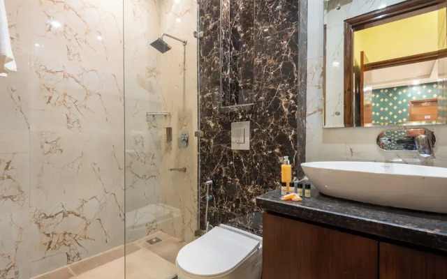 Saavi Hotel Sector- 46