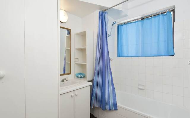 Intrepid, Unit 8/3 Intrepid Close