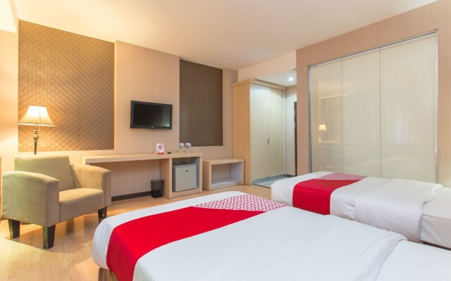 Hotel Sejati by OYO Rooms