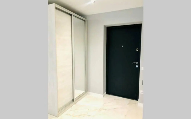 Новобудова Авалон, Стрийська