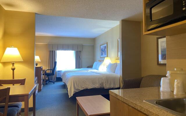 Holiday Inn Express Hotel & Suites Warrenton by IHG