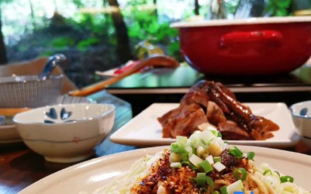 The Micro Hostel Mt. Emei – Meal – Leshan