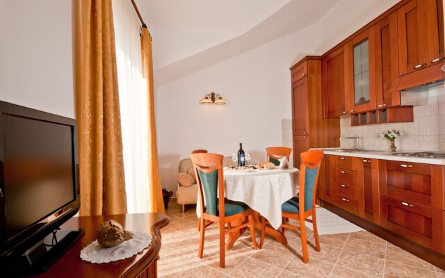 Barba Petra Dvori Apartments