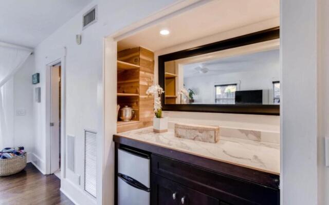 The Periwinkle House - 4bd-2ba - Sleep 10