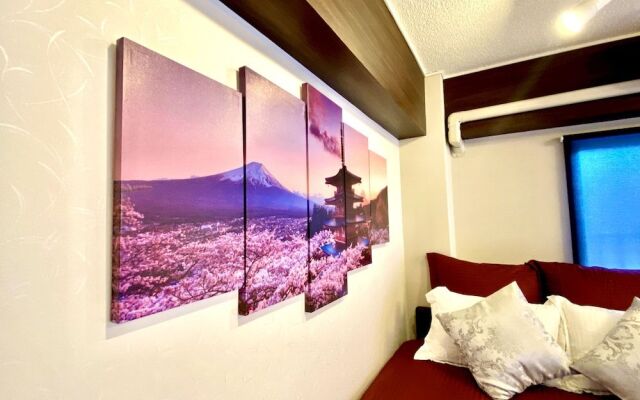 Chatan Tall House
