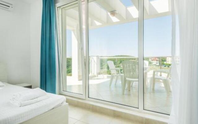 Sea Life Apartments Sinemorets