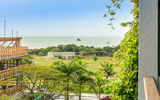 Apto Moderno a poucos passos do Mar JRR309