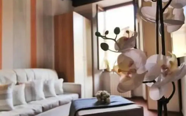 Comfortable Apartment Cavour Square
