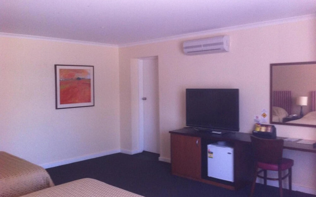 Westland Hotel Motel