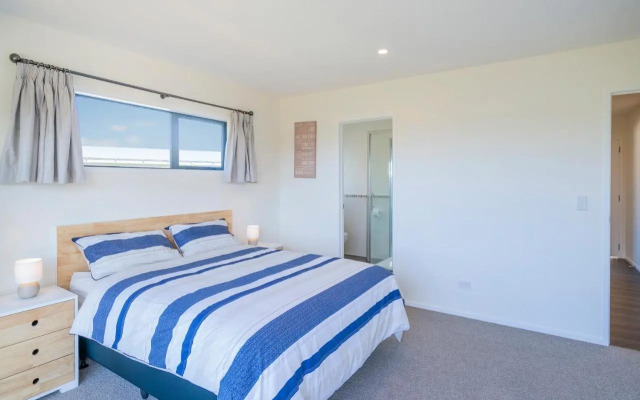 Peace and Paradise - Whitianga Holiday Home