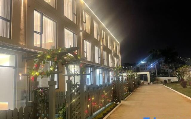 Xiamen Yuehaishu Hotel (Huangcuo Beach Branch on Huandao Road)