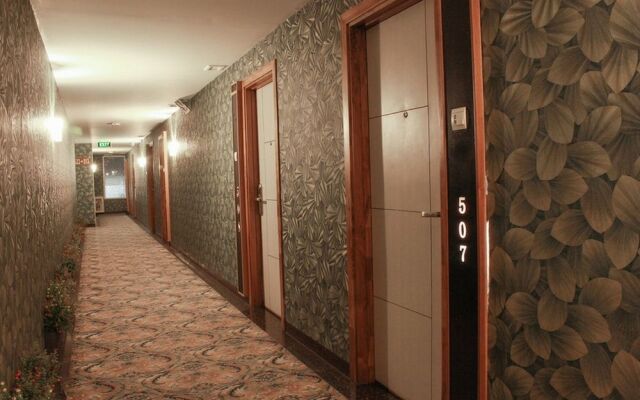 RedDoorz Premium near Bandung Station