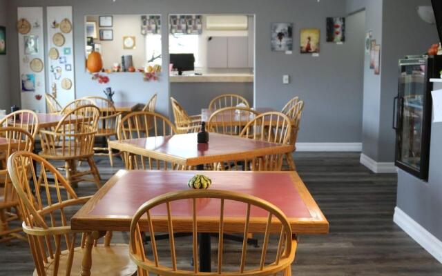 Coastal Inn Kingfisher