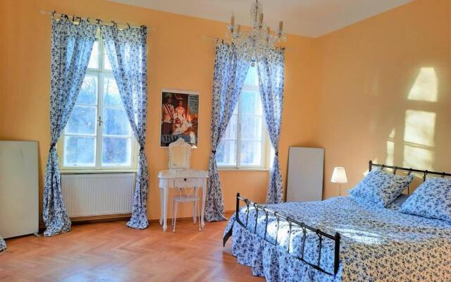 Sisi-Schloss Rudolfsvilla - Sechser - 24 Gäste