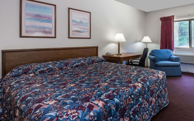 Super 8 Groton Foxwood