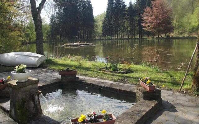 Propriete Bordee D'Etangs, Propice A La Detente