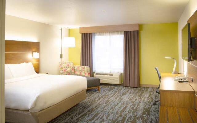 Holiday Inn Express Hotel & Suites Wausau, an IHG Hotel