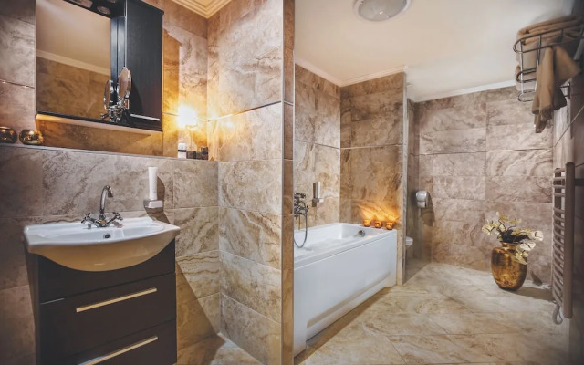 Komló Hotel Gyula