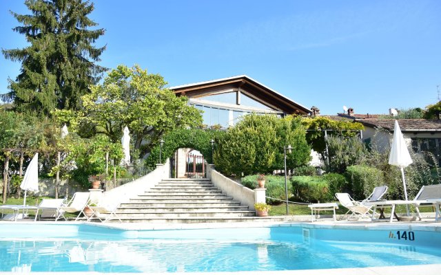 Wonderful Mansion in Ombra with Swimming Pool