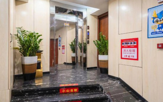 Junyi Hotel (Wenzhou Railway Station Wutian Old Street)