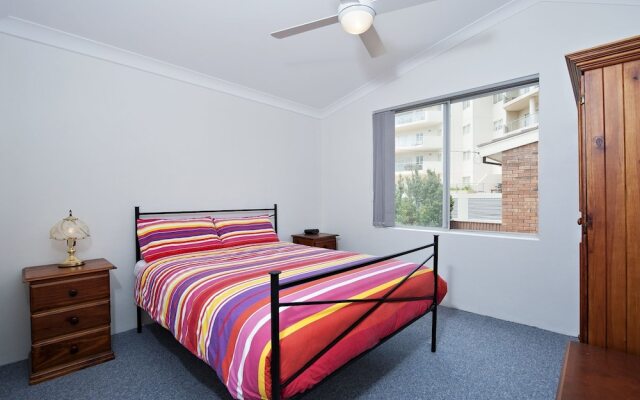 The Pines, 5/4 Messines Street