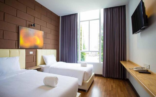 The Zell Budget Hotel Buriam
