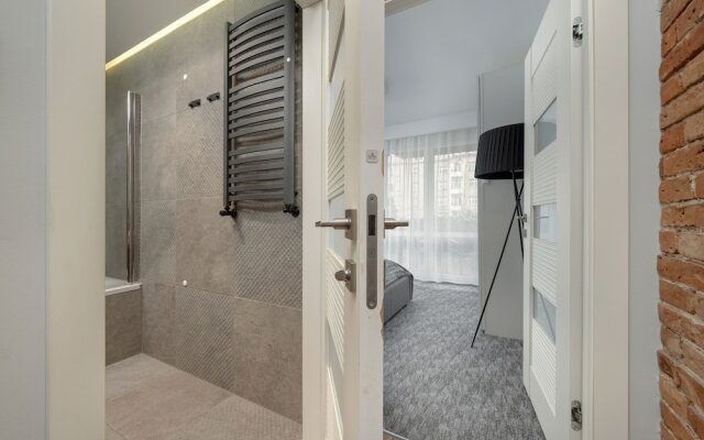 Modern Apartment Terrace by Renters