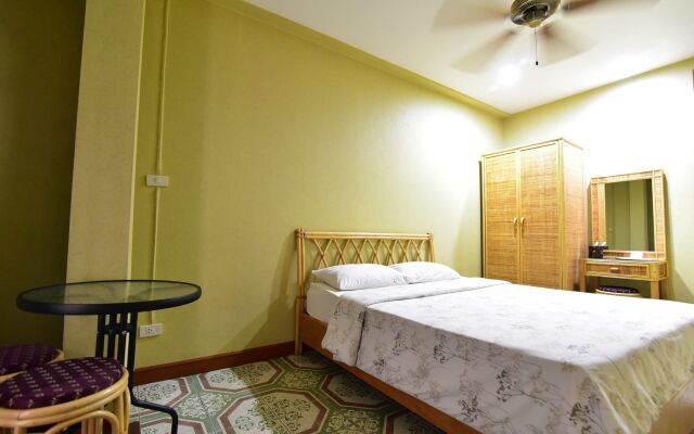 Sansabai House Hotel