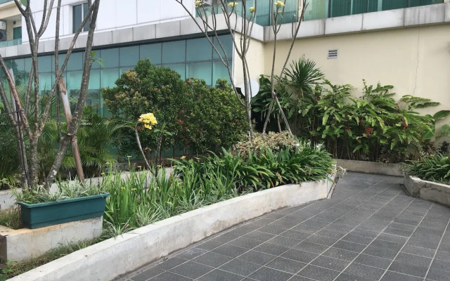 Modern & Stylish Studio At Tamansari La Grande Apartment