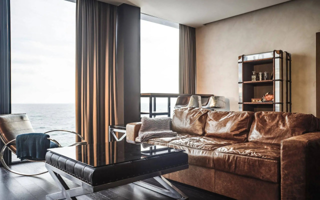 M1 Club Hotel